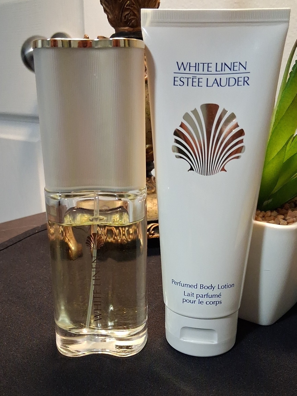 Estee Lauder White Linen Perfumed Body Lotion - White